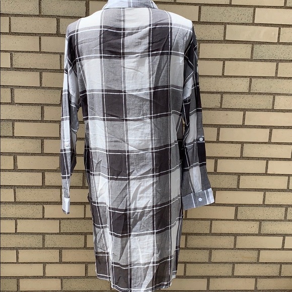 ❌DONATED❌Black White Gray Checkered Plaid Button Down Boyfriend Shirt Top - Picture 4 of 9